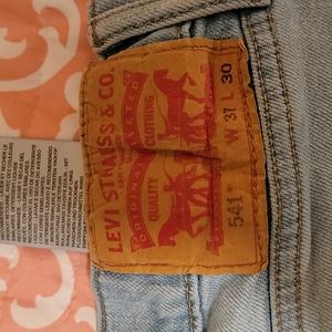 Mens Levi 541 in W37 L30
